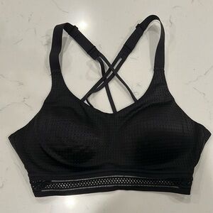 Victoria’s Secret Lightweight Strappy Perforated Sports Bra 34B